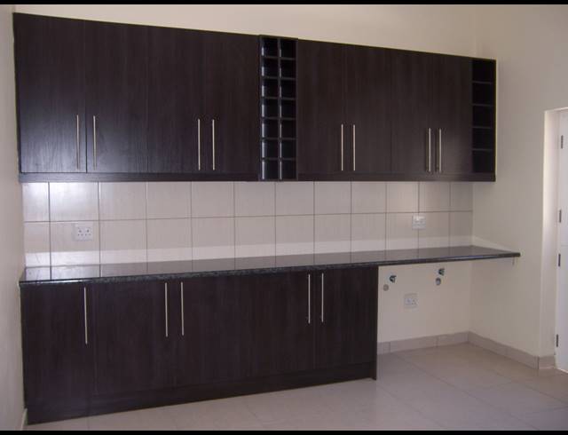 5 bed property to rent in SALT RIVER